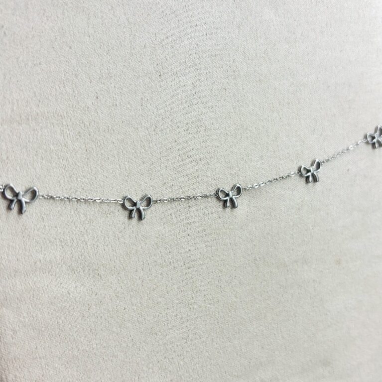 Strikjes Ketting zilver