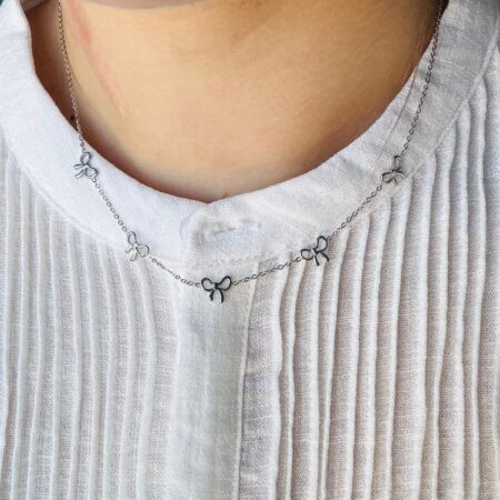 Strikjes Ketting zilver