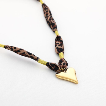 Stoffen panter ketting met hartje